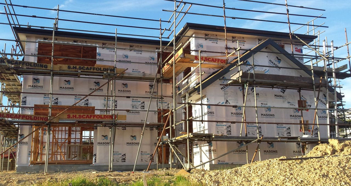 Class 4 Vapour Permeable House Wrap — Premium Weather Barrier (45m² Roll)